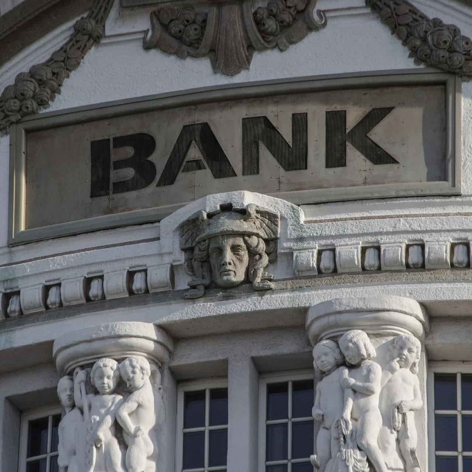 How Banks Can Helps in the Growth Rate of The Economy
