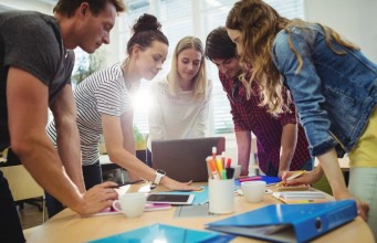 Leading Teams and Communication During Turbulent Times All about Leading Teams and Communication in Turbulent Times