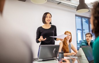 Tips on Giving a Presentation Like a Pro Best Tips to Give a Presentation Like a Pro