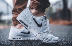 The Untold Story Behind the Success of Nike The Untold Story Behind The Success of Nike