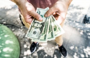 Advantages and Disadvantages of Dividend Investing Advantages and Disadvantages of Dividend Investing