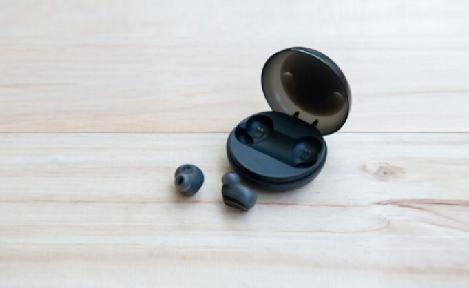 Microsoft Earbuds Review, Performance, Price, And Availability